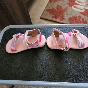 GREAT CONDITION TODDLER MULTI-COLOR PINK STRAP ACROSS THE FRONT